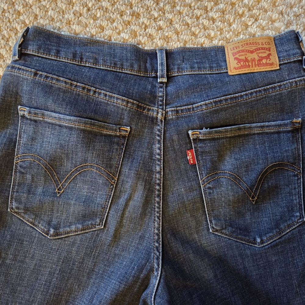 Levi's Classic Indigo Capris